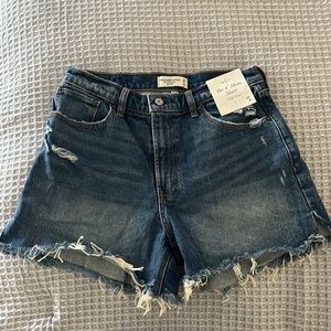 Curve Love High Rise 4 Inch Mom Shorts - Size 29